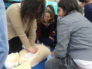 03Alumnos de FP de rama sanitaria participan en los talleres de RCP y OVACE en #Xtusalud #Calahorra