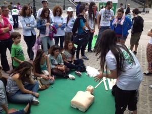 Decenas de ciudadanos participan en #xtusalud #Granada