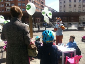 Los peques disfrutando con Vera en Vitoria