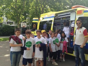 La ambulancia de Sacyl despertó gran interés entre niños y mayores #xtusalud
